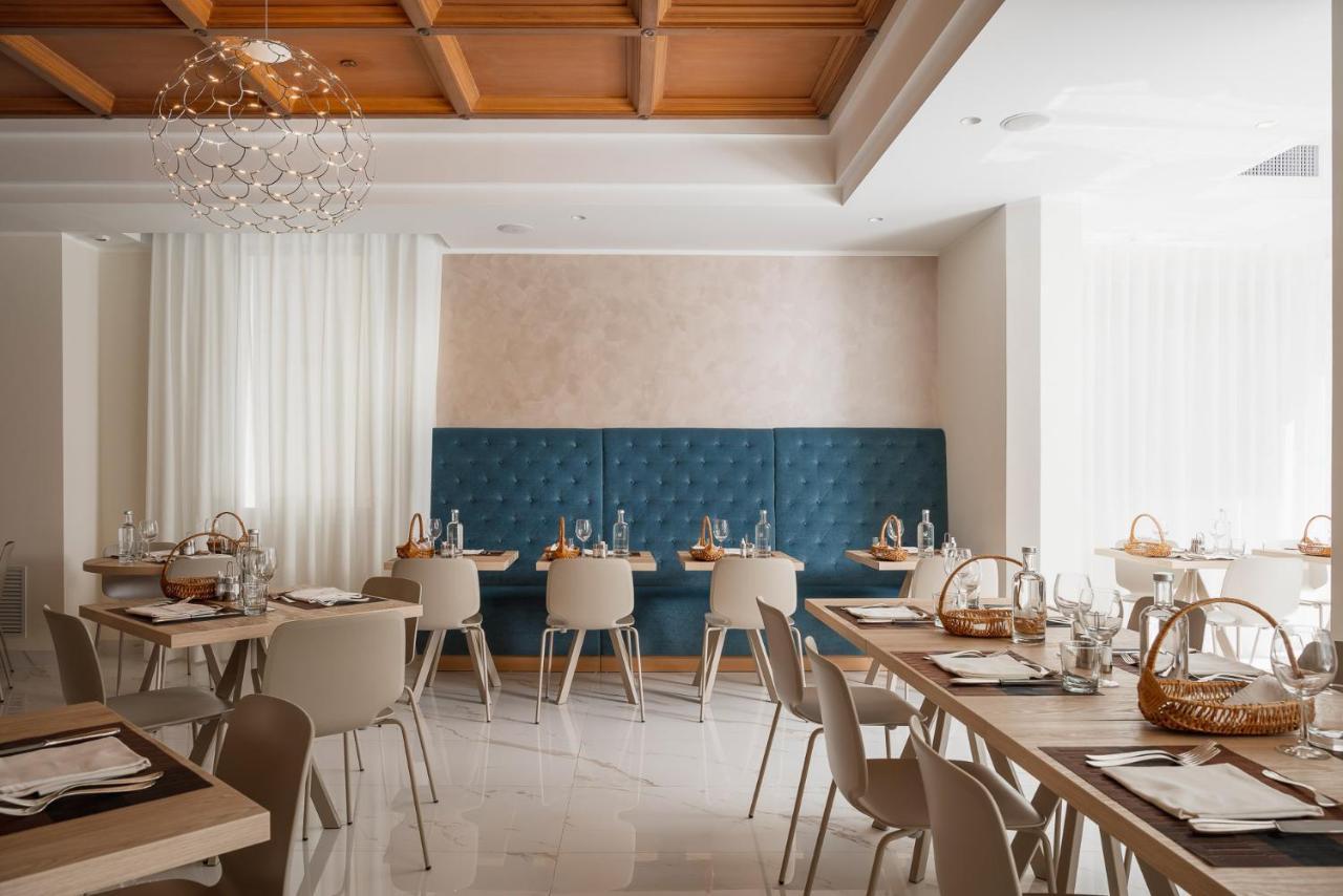 Hotel Rondinella E Viola リミニ エクステリア 写真